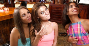 18 year old girl sexys her sisters boyfriend and sends her the selfie as proof